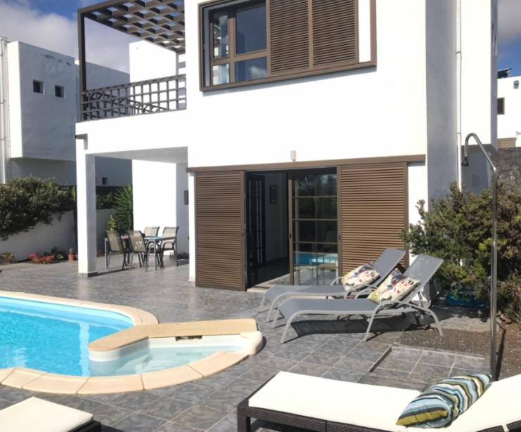 קוסטה טגוויסה Modern Villa With Sea Views מראה חיצוני תמונה
